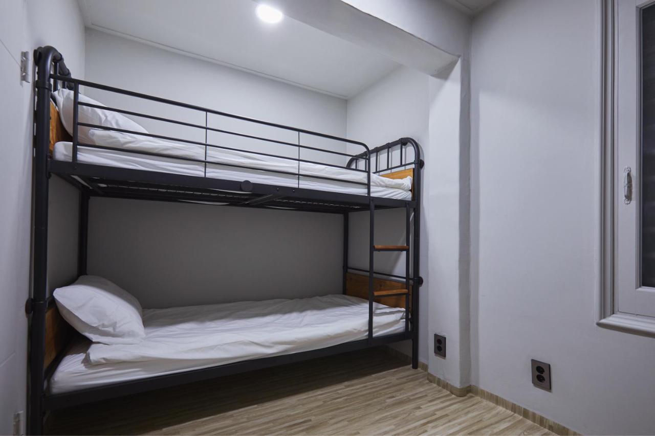 Guest house Myeongdong Women Only Guest House 2*